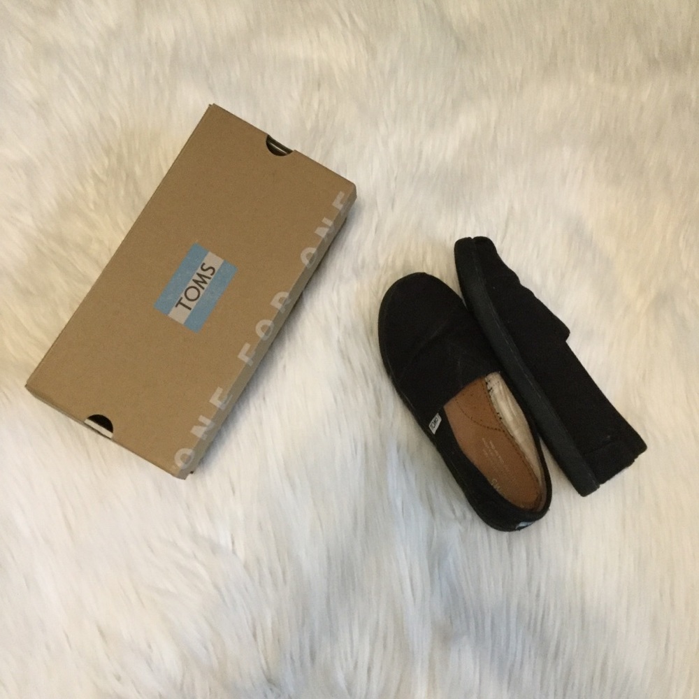 Toms black canvas|classic size 4